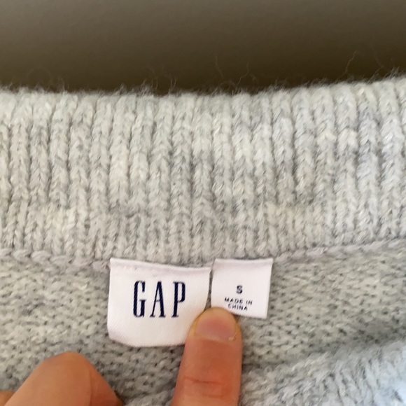 GAP drop should sweater - Picture 3 of 3